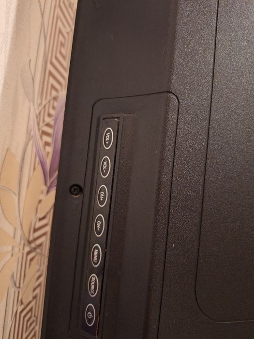 Televizor VORTEX LED cu diagonală de 80 cm