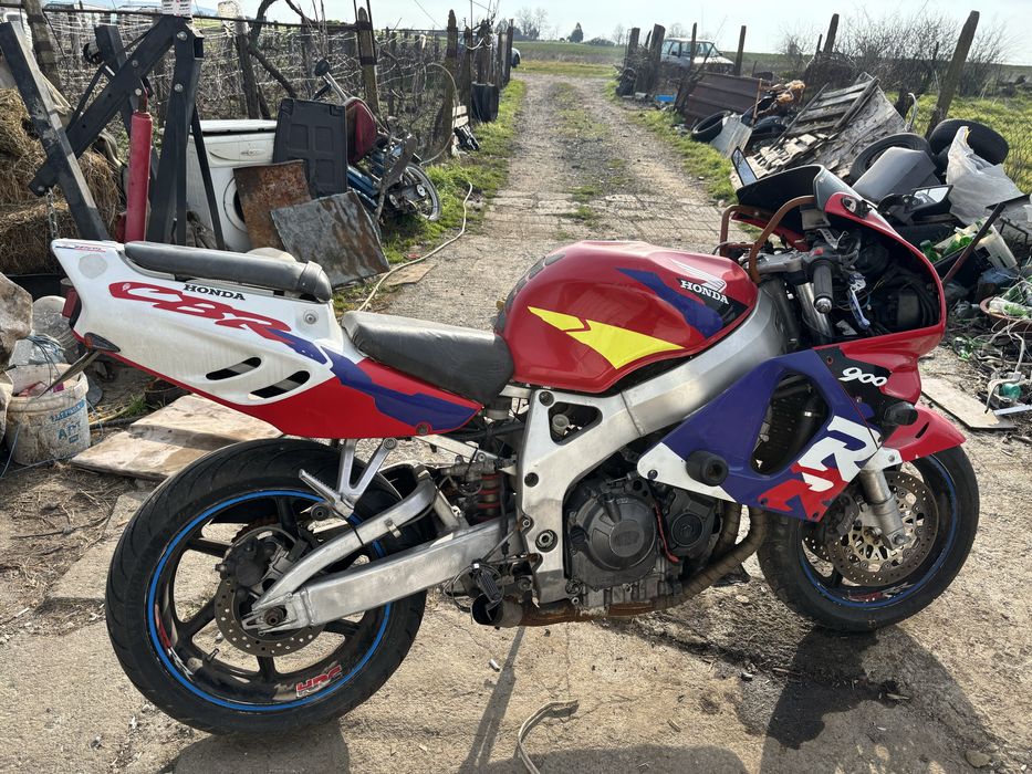 Хонда цбр 900 рр цял за части