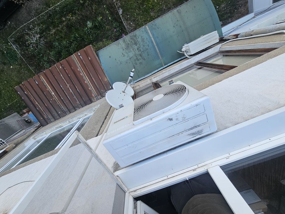 Климатик  toshiba