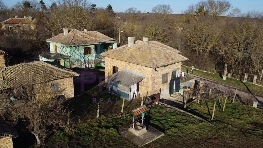 Къща в Варна, област-с.Караманите