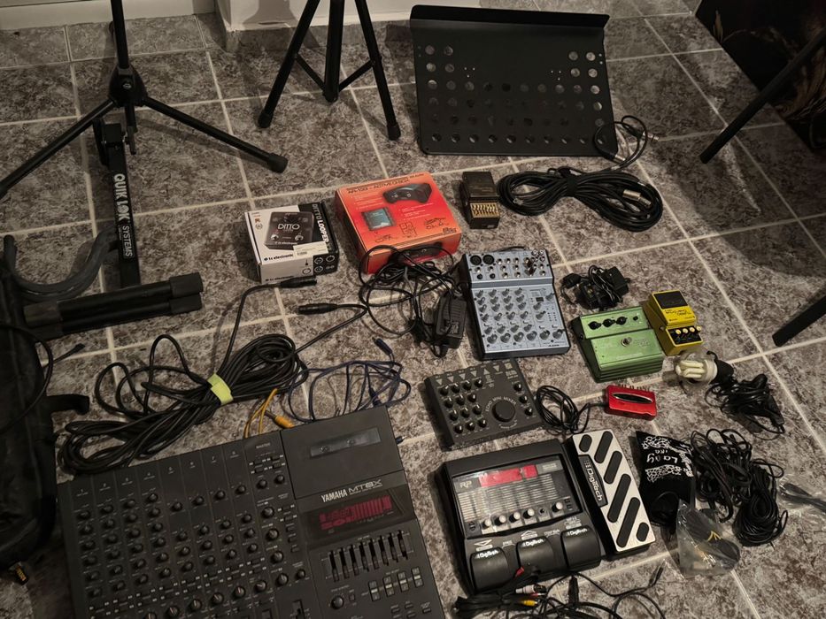 Музикални инструменти.