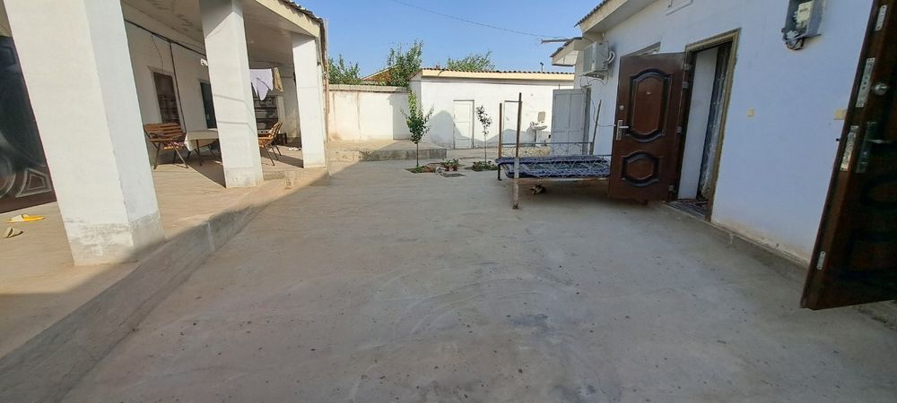 Hamma sharoyitga ega 3.5 sotixli hovli srochna sotiladi