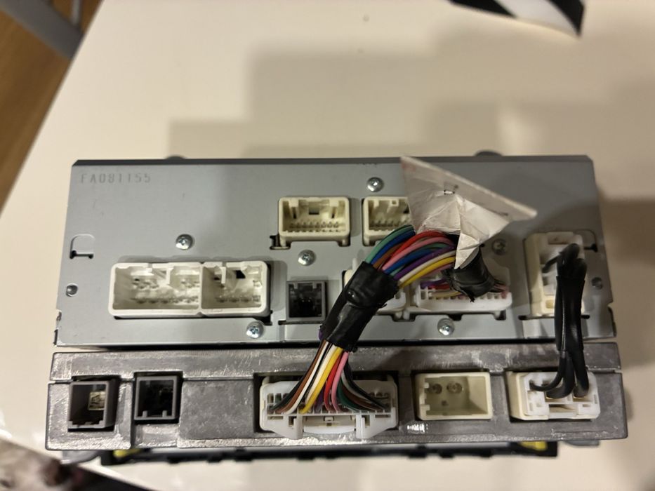 Опигинална мултимедия Toyota Avensis T27