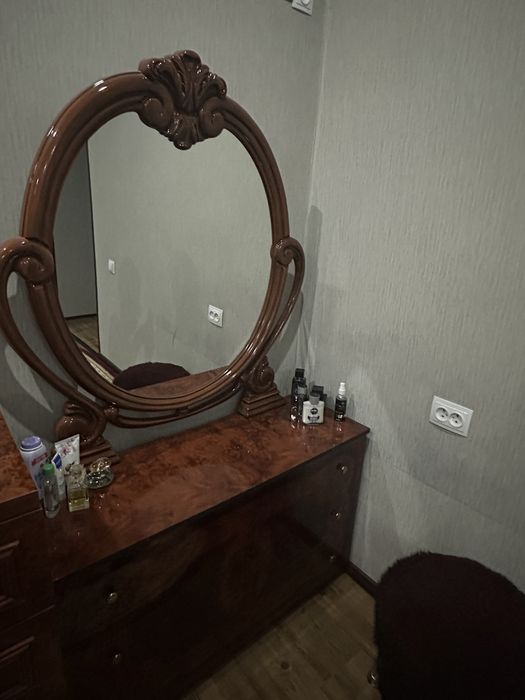 Спальный гарнитур