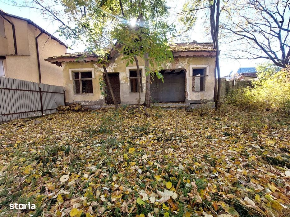 COMISION 0, Casa renovabila 3 camere, ultracentral, 750mp, Pucioasa