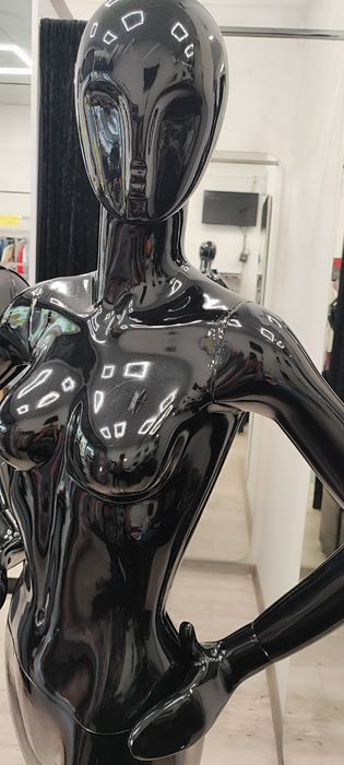 Дървени манекени