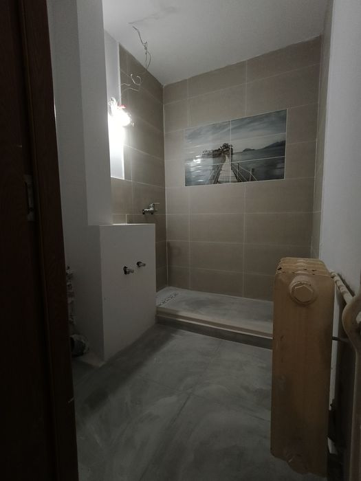 Faianțar montat gresiei, regips, zugrăveală