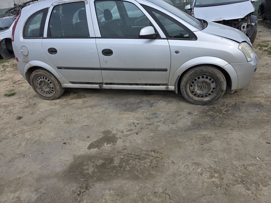 Dezmembrez opel Meriva 1.7 cdti 2006