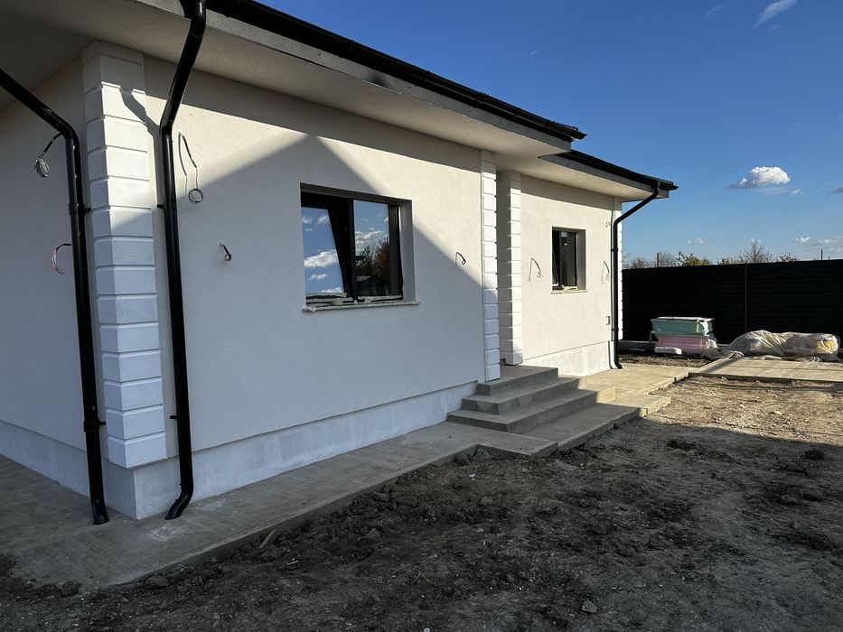 Echipa executam lucrari interior/exteror