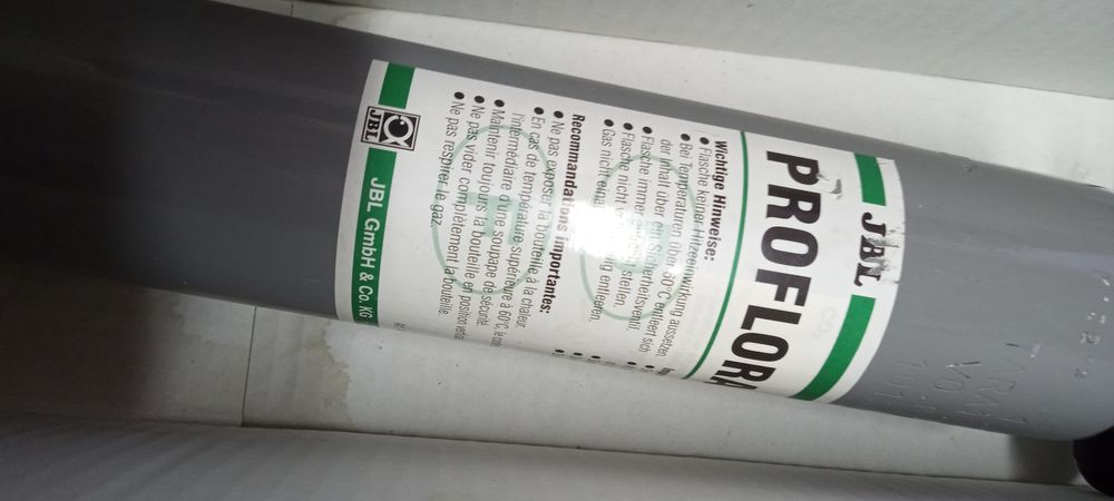 Продавам Co2 бутилки за аквариум JCL 500g.