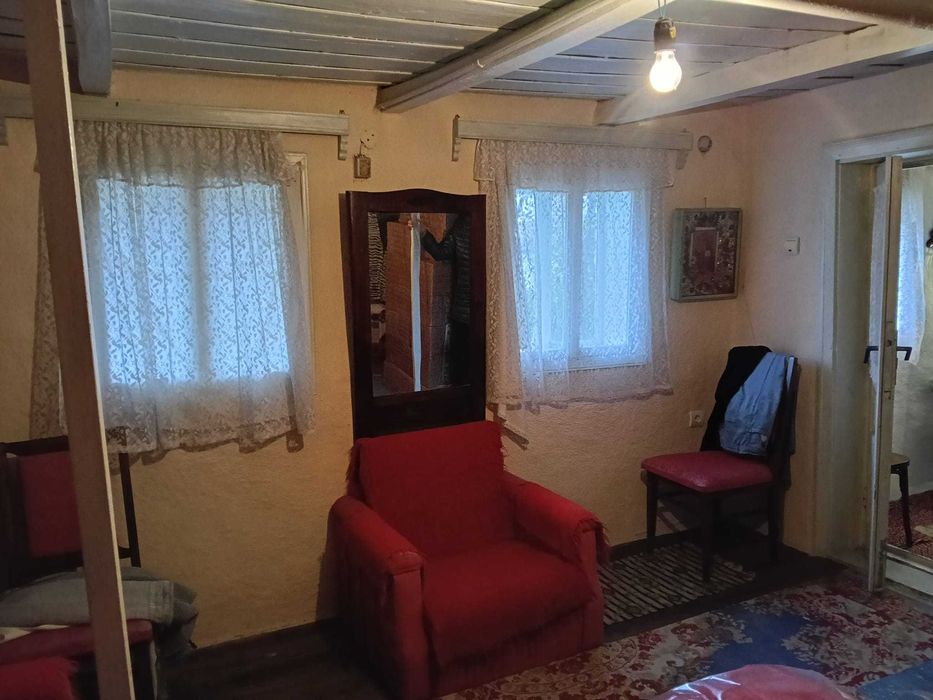 Casa de vanzare cu teren 3000 mp