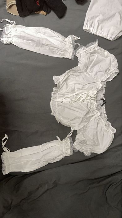 белый короткий топик