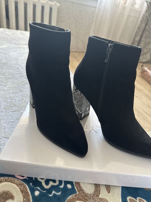 Сапожки женские….