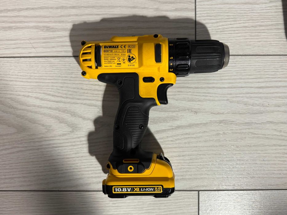 Set masina de gaurit DeWalt DCD710 10.8V