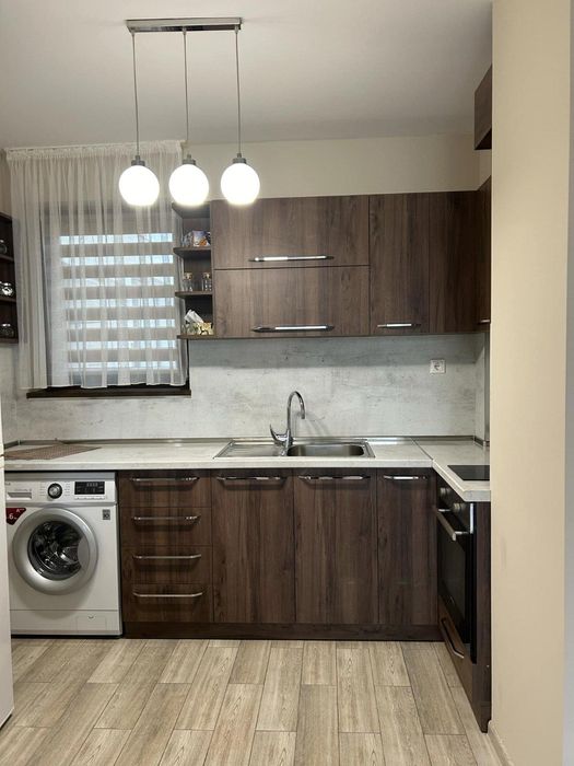 Дава се под наем Тристаен апартамент в Пловдив, Кършияка - 130 кв.м за 650 € - Снимка #5