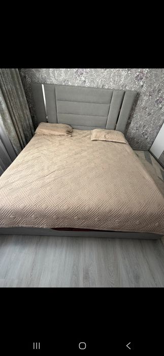 Двухспальный кровать