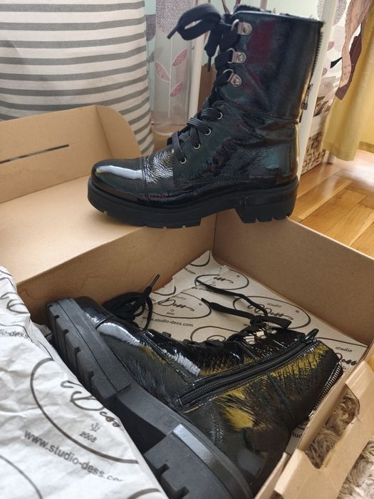 Дамски лачени боти - Dess