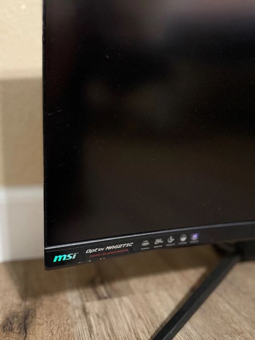 MSI gaming monitor si pc set