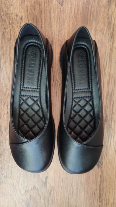 Дамски черни обувки.  37 номер.