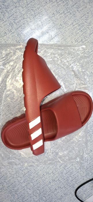 Продам шлёпки НОВЫЕ
