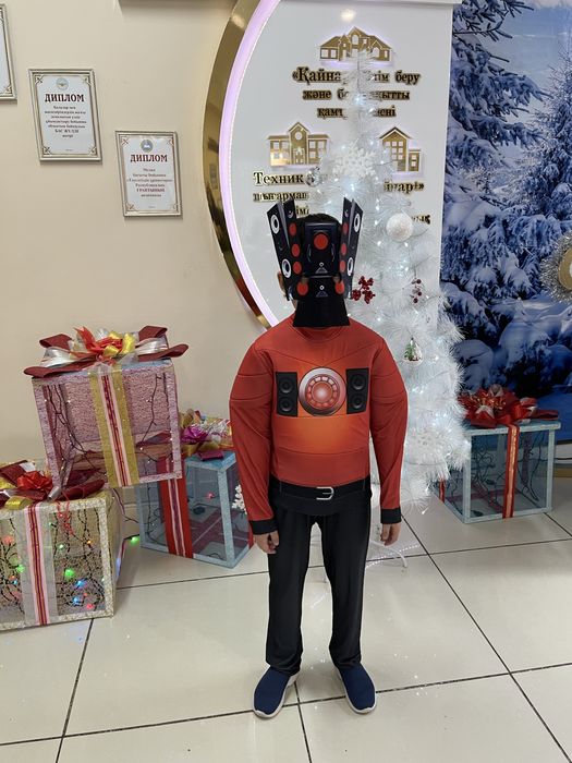 Костюм спикермена