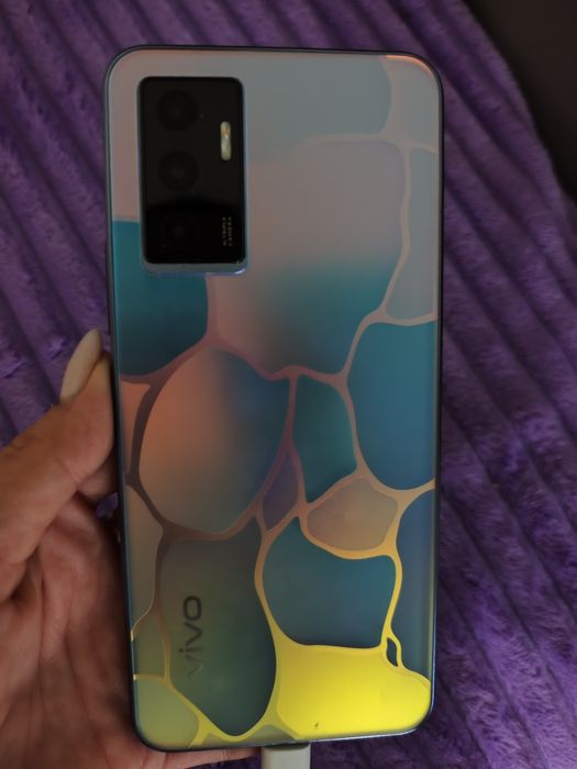 Телефон Vivo V23e