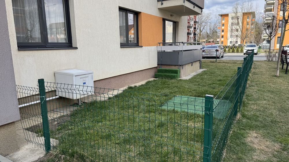 Apartament cu 3 camere, 2 bai plus gradina