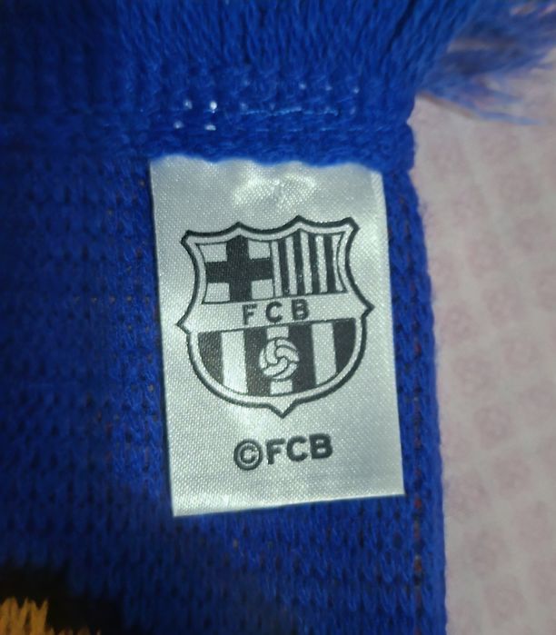 Продаётся шарф : Барселона, Фенербахче,новые