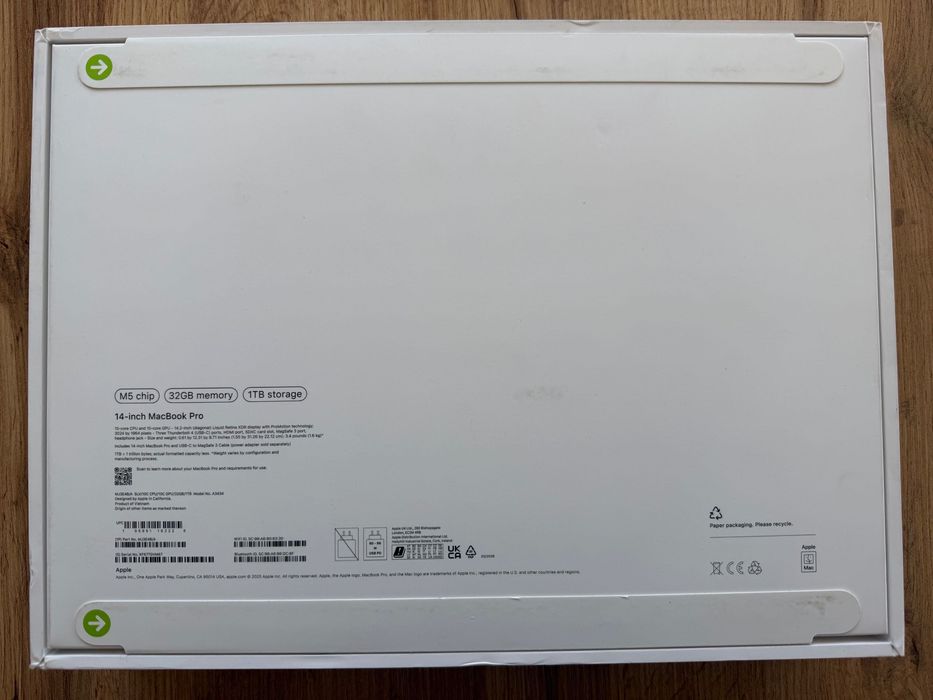 ЧИСТО НОВ MacBook Pro 14" M5 10-CPU, 10-GPU, 32GB RAM, 1TB SSD