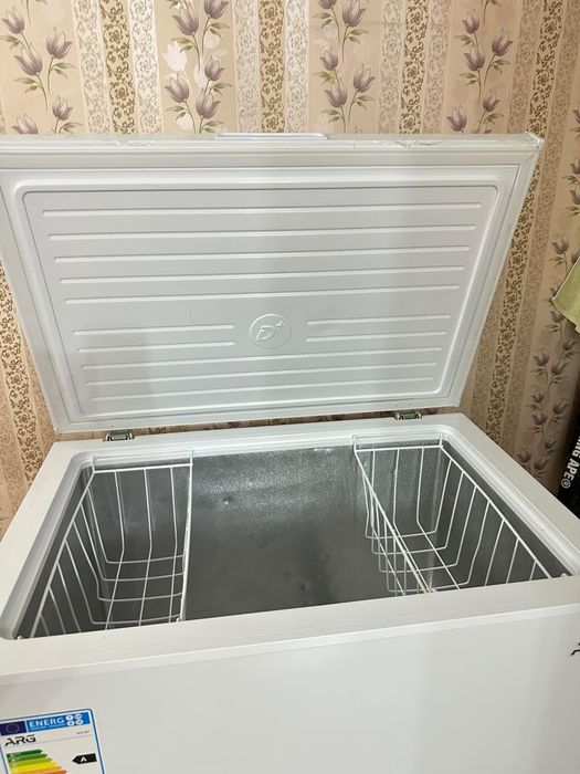Продам морозильник