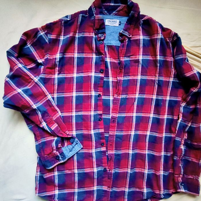 Cămăși super oferta.