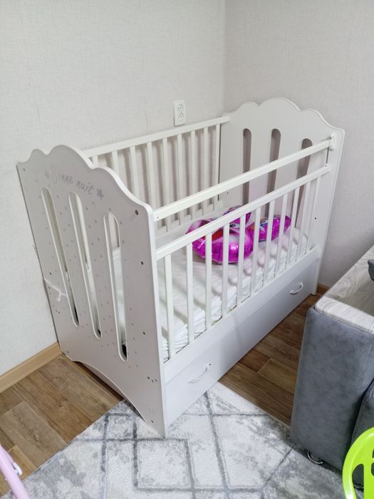 Продам детскую кроватку