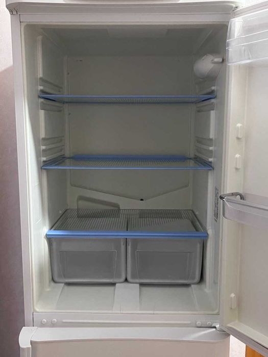 Холодильник Indesit