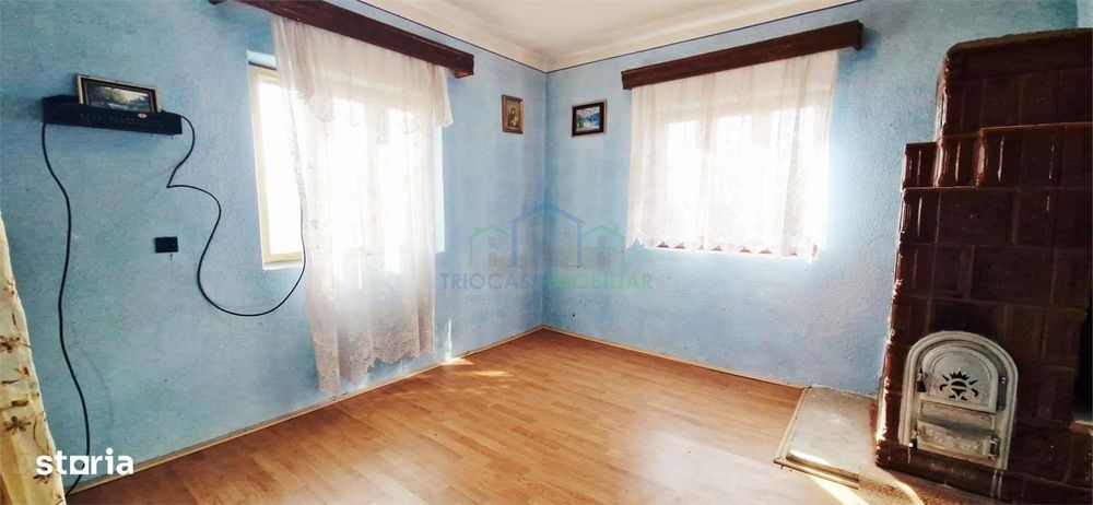 Casa Bradesti , teren  intravilan 7952 mp , deschidere 33 m la DE 70