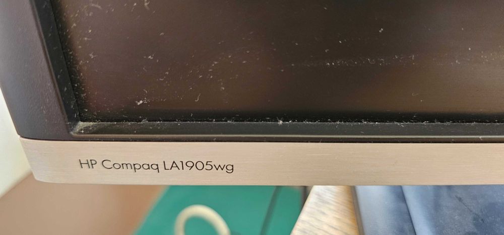 Монитор - HP Compaq LA1905wg