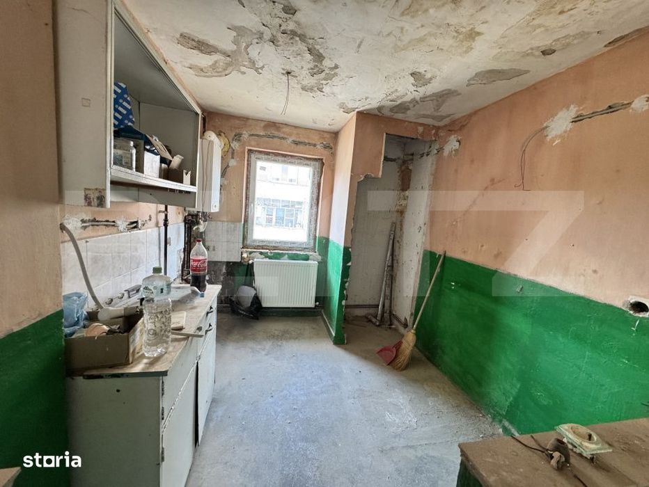 Apartament de vanzare- zona Sfanta Vineri