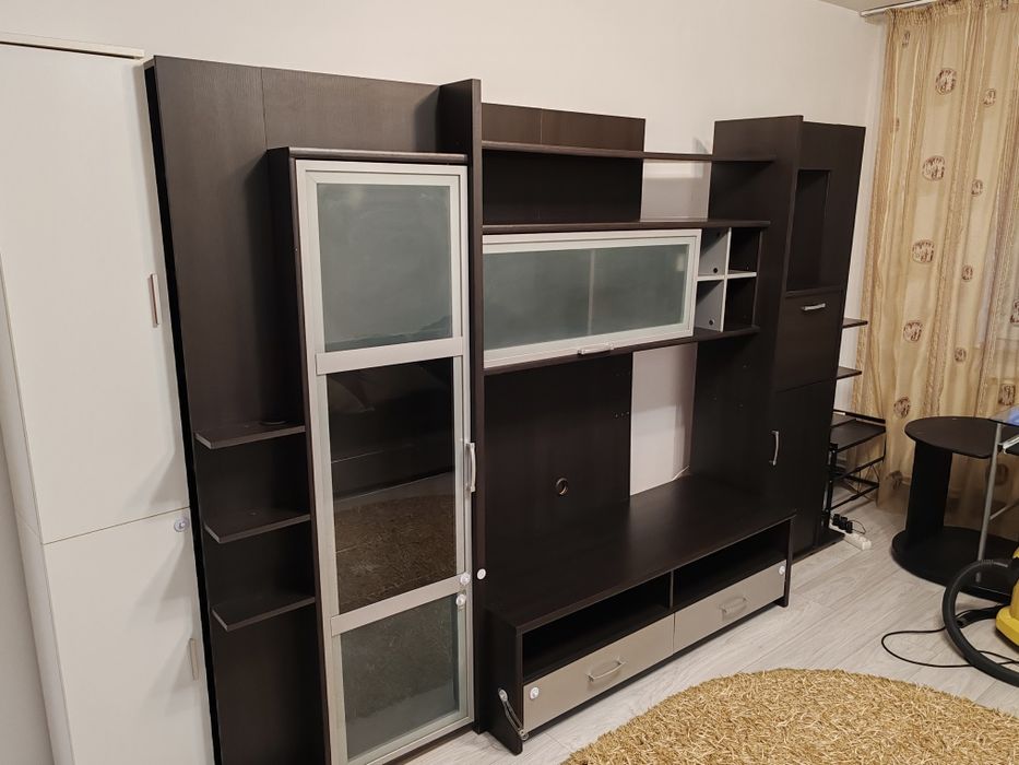 Închiriez apartament 3 camere decomadat