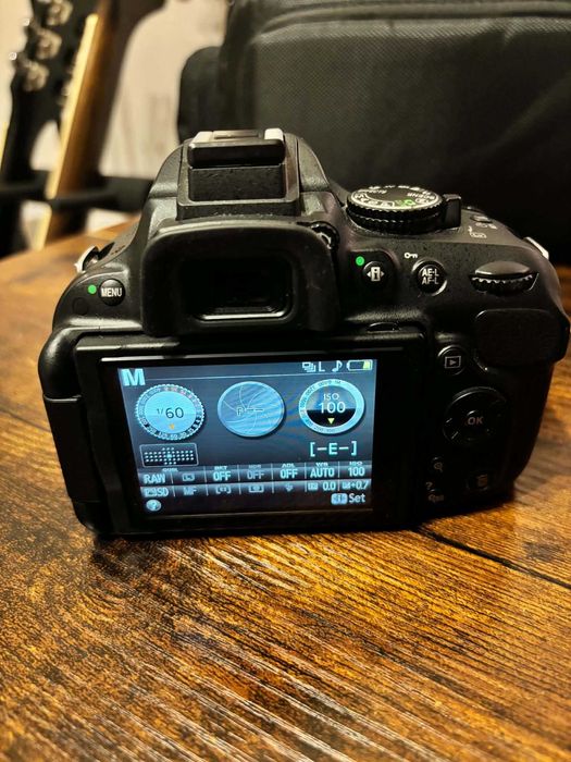 Nikon D5200 + Обектив + Аксесоари