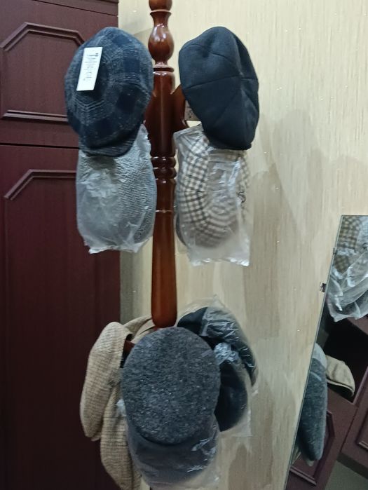 Головные уборы фуражки