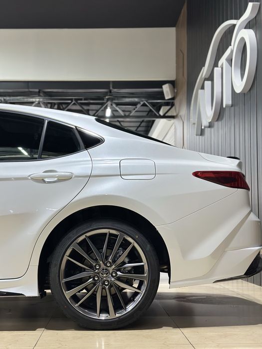 Toyota Camry 80 (Hybrid)