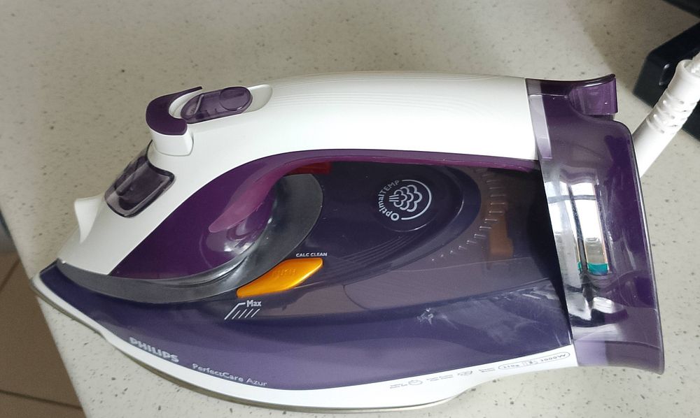 Fier de calcat cu aburi și fără setare de temperatură