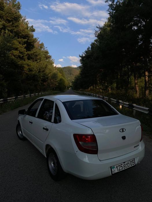 Продам машина LADA GRANTA