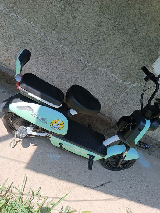 Електроный скутер