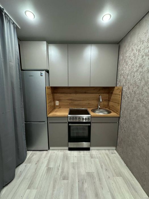 Кухонный гарнитур в наличии и на заказ