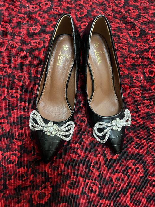 Tufli high heels qora