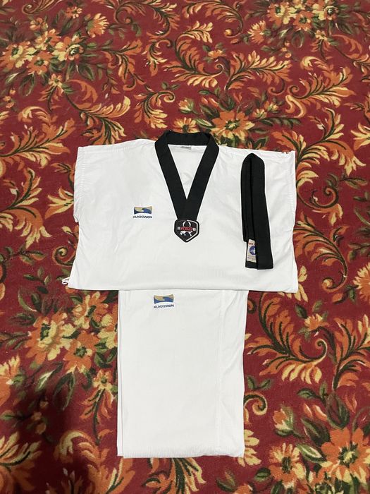 Таеквандо форма янги керески кукивон қора белбоқлари блан идеал янги