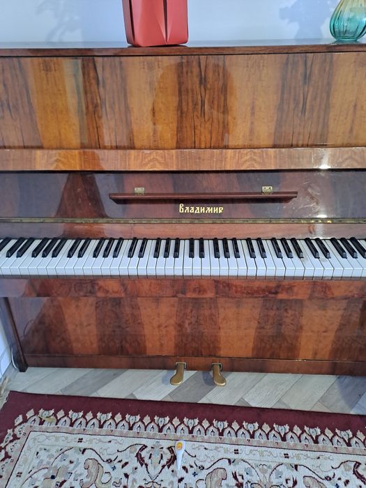 Продаётся фортепьяно б/у