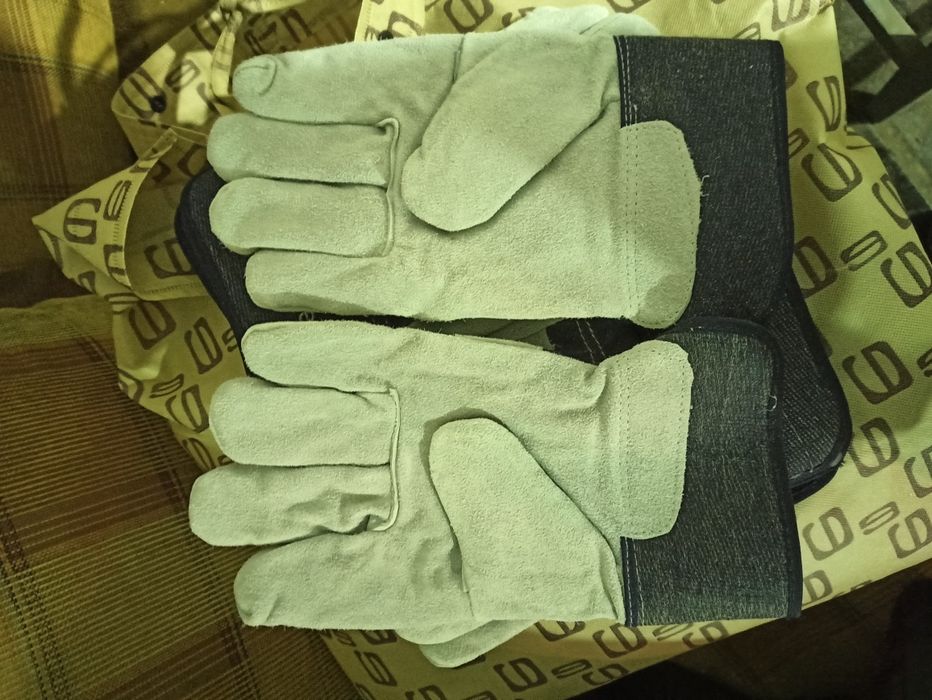 Перчатки,каска,СИЗ