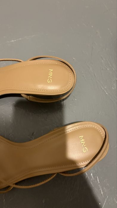 Босоножки  MNG 38 размер