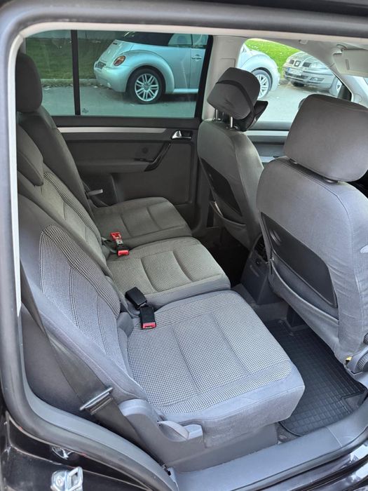 Vând Volkswagen Touran (2005) – 2.0 TDI